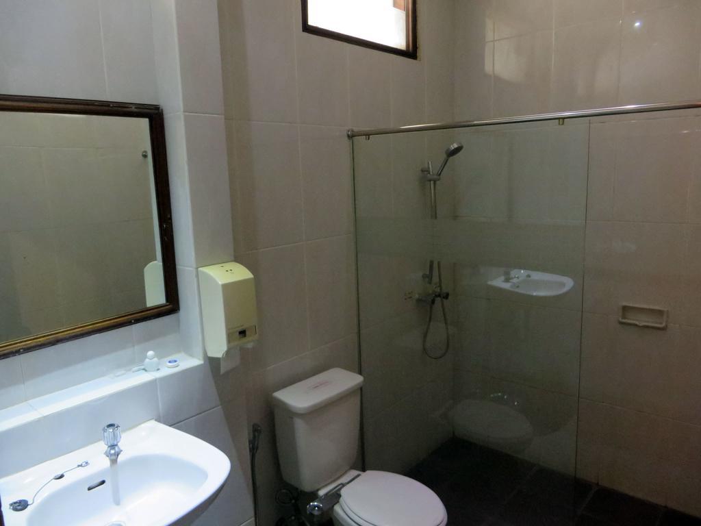 Adisurya Hotel Kediri  Habitación foto